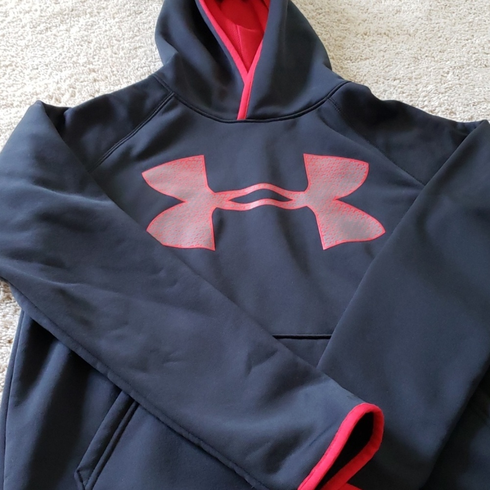 Under armour sweatshirt